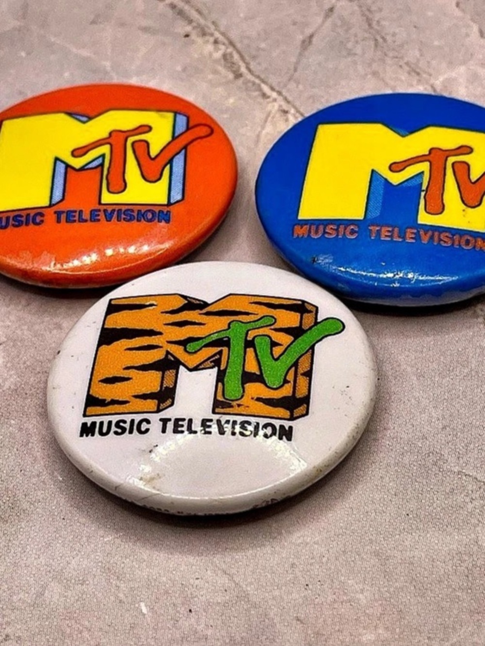 Vintage MTV Music Television Iconic Logo pin set of 3 Pins Orange Blue White